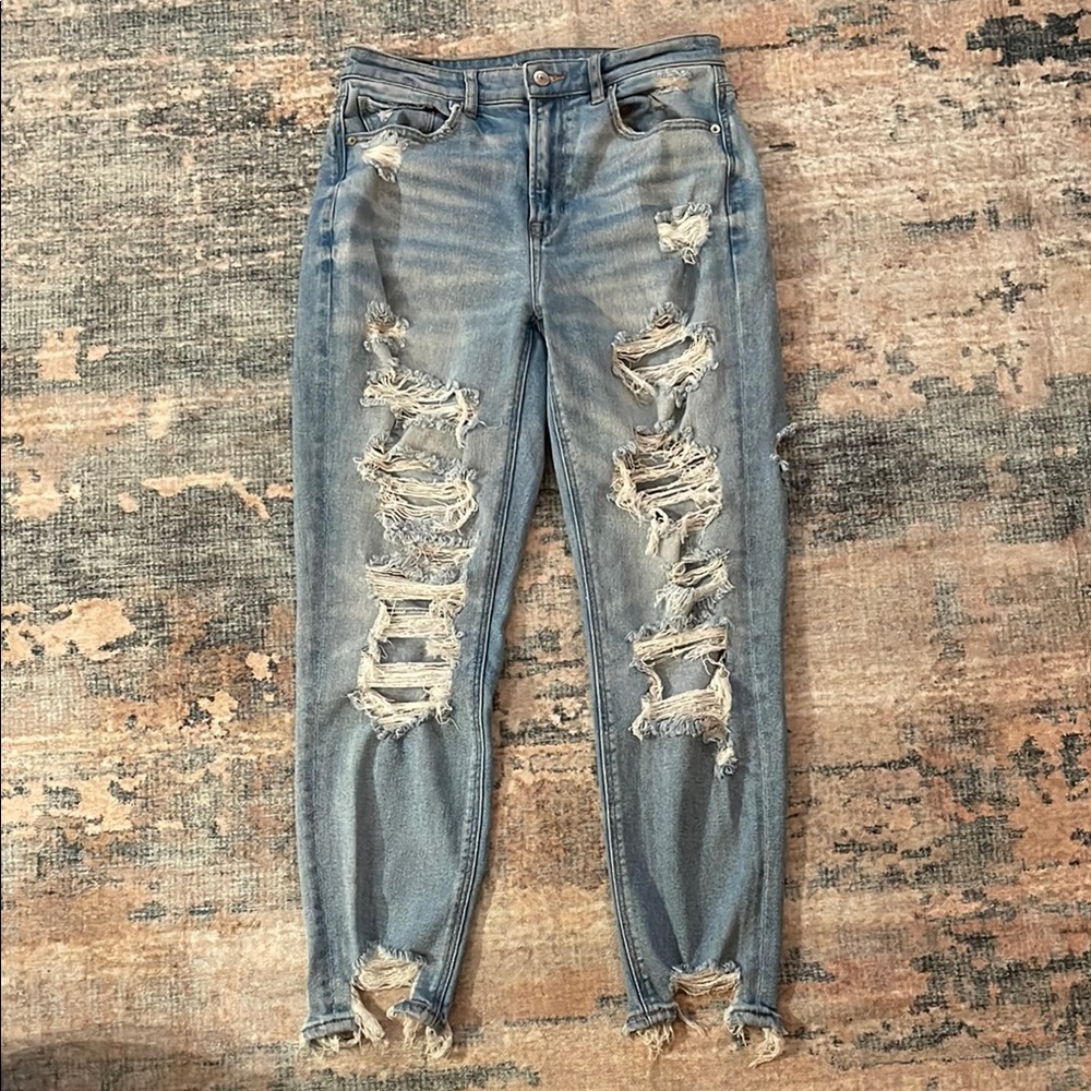 American Eagle Stretch Mom Jeans. Size 6